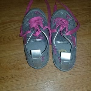 Bundle pairs of shoes